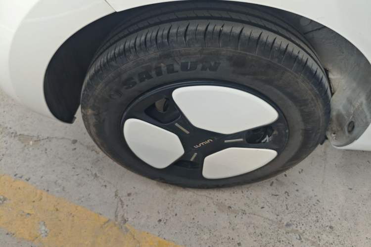 Used CHANGAN NEVO Lumin 2024 205km Launch Edition Exterior 3