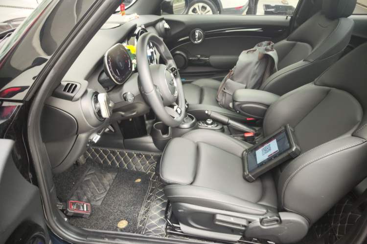 Used MINI 2023 1.5T COOPER Midnight Escape Special Edition
