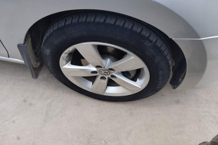 Used Volkswagen Santana 2015 1.6L Manual Comfort Edition
