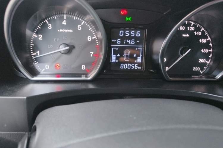 Used Zotye T600 2015 1.5T Manual Luxury Model Odometer Close Up