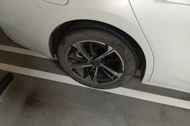 Used AION S MAX 2024 80 Star Edition Lithium Iron Phosphate Right Rear Wheel Hub