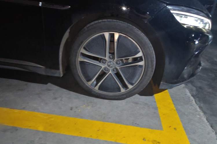 Used BYD Han 2023 EV Champion Edition 605KM Front-Drive Premium Model
