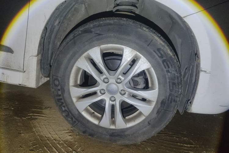 Used Haval H6 2017 Classic Edition 1.5T Automatic Two-Wheel Drive Elite Model Right Front Wheel Hub