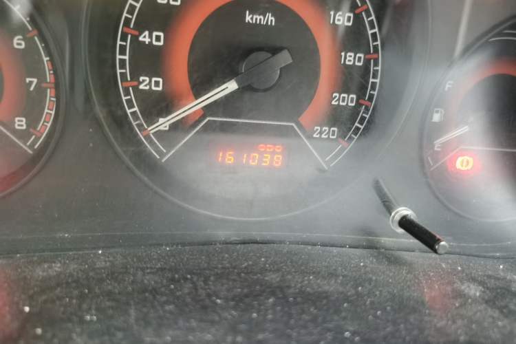 Used Soueast V3 Lingyue 2012 Revised Version 1.5L Manual – Style Edition
