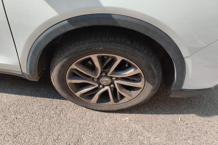 Used Baojun 730 2017 1.8L iAMT Prestige Version 7 Seats Right Front Wheel Hub