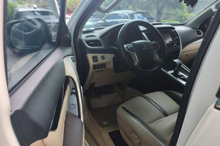 Used Mitsubishi Pajero Sport 2019 3.0L Standard Edition
