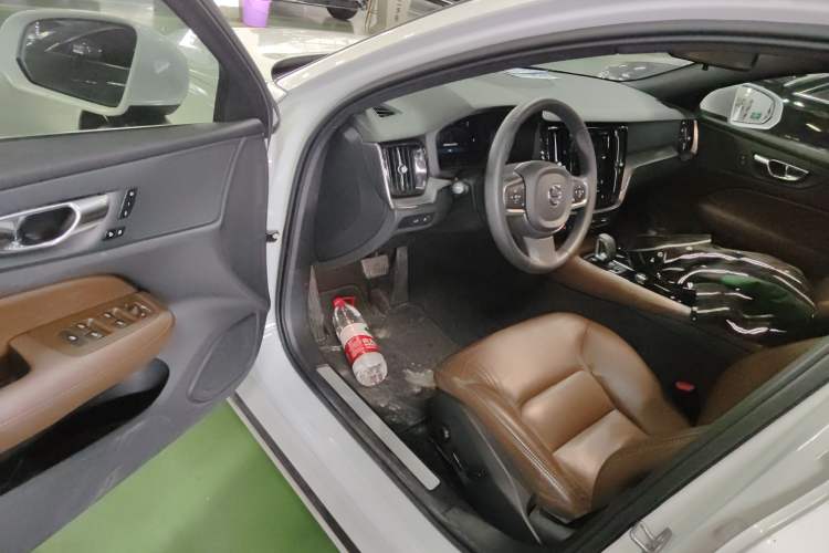 Used Volvo S60 New Energy 2023 T8 All-Wheel Drive Long-Range Zhiyi Luxury Edition Driver Seat