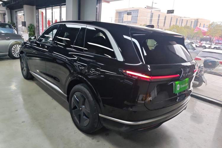 Used ONVO Luxeed L90 2025 Model—Max Six-Seater Version
