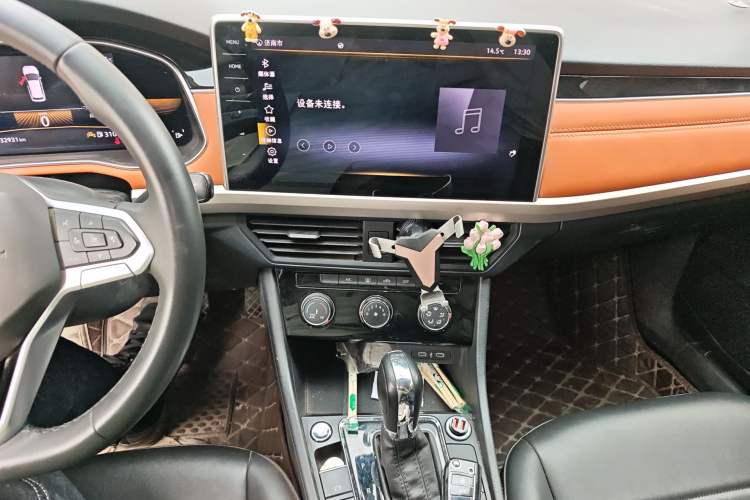 Used Volkswagen Bora 2023 200TSI DSG Smart Drive Version Audio And AC Panel