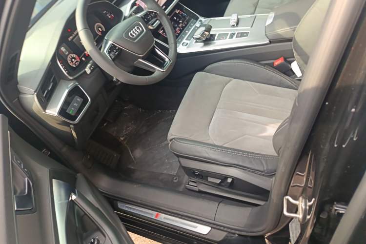 Used Audi A6L 2022 40 TFSI Luxury Dynamic Model
