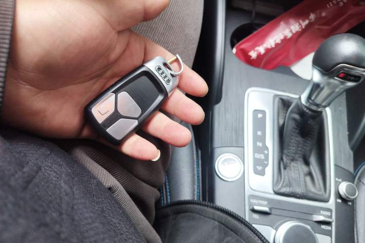 Used Audi A3 2020 Sportback 35 TFSI Fashion Edition China VI Emission Standard Vehicle Key