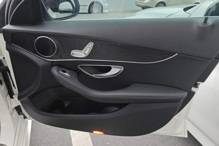 Used Mercedes-Benz C-Class 2017 Facelift C 200 Station Wagon