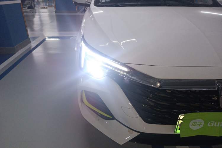 Used Roewe i6 MAX New Energy 2022 EV 600 Skyroof Flagship Edition
