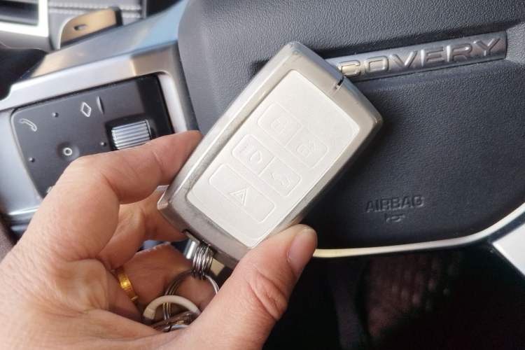 Used Land Rover Discovery 2023 Revised Version 360 PS R-Dynamic S