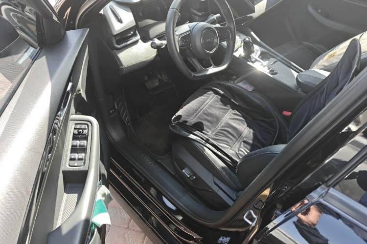 Used Lynk & Co 03 2023 2.0TD DCT JingPro Driver Seat