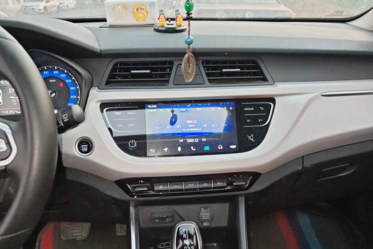 Used Geely Auto Vision X3 2019 Upgraded Model 1.5L CVT Prestige Version