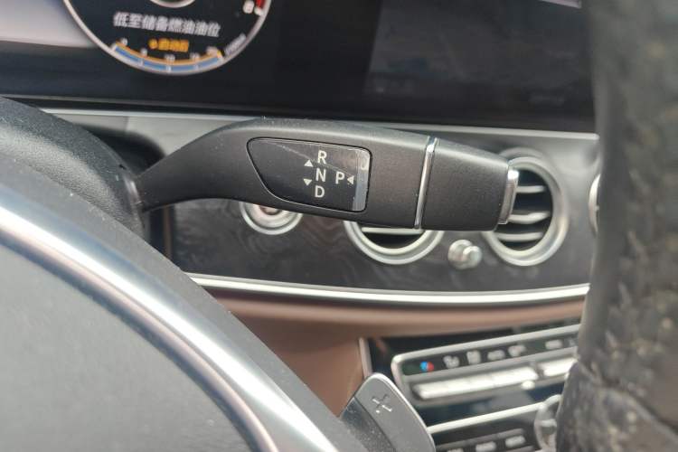 Used Mercedes-Benz E-Class 2016 E 300 L Sporty and Stylish Model
