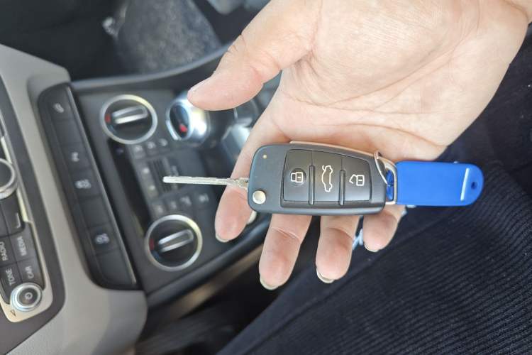 Used Audi Q3 2016 40 TFSI quattro all-wheel drive style model Vehicle Key