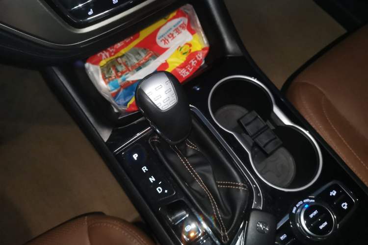 Used Changan CS95 2017 2.0T Four-Wheel Drive ZhiZun Edition
