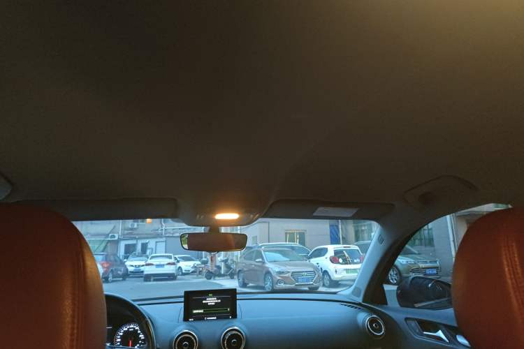 Used Audi A3 2017 Limousine 35 TFSI Ambition Edition Headliner