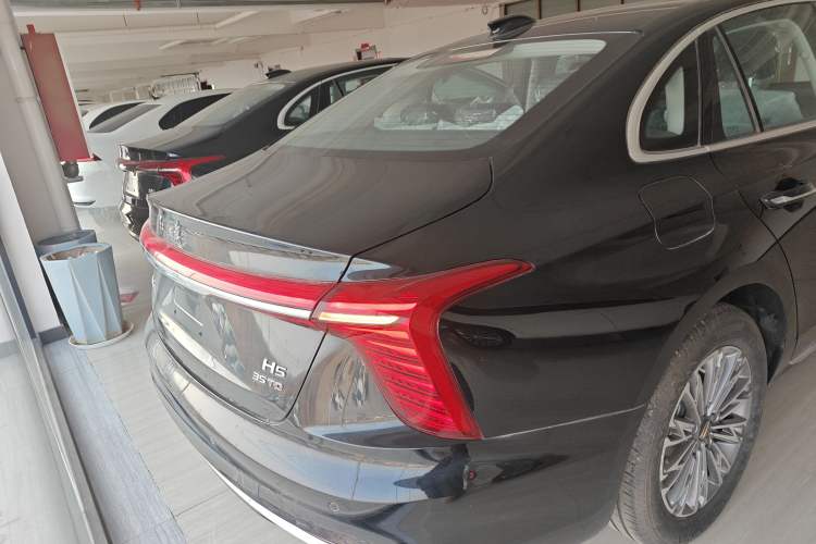 Used Hongqi H5 2024 1.5T DCT Smart Connect Flagship Edition