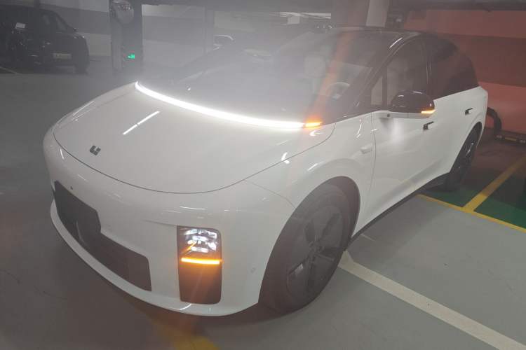 Used Li Auto i6 2025 Model Two-Wheel-Drive Standard Type