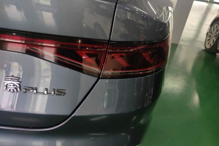 Used BYD Qin PLUS 2024 HONOR Edition DM-i 55KM Leading Model Right Rear Taillight