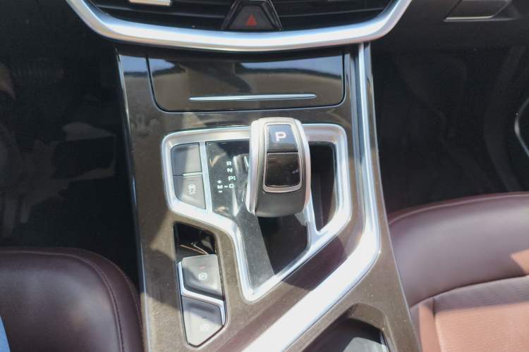 Used Geely Auto Jiajie 2022 1.8TD DCT Platinum Comfort Model Gear Lever