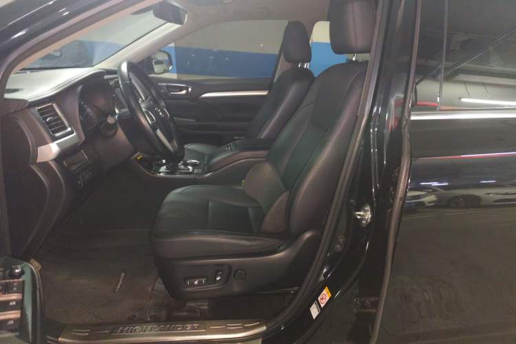 Used Toyota Highlander 2018 2.0T Four-Wheel Drive Prestige Version 7 Seats China V Emission Standard