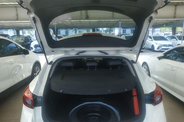 Used Mazda 3 Axela 2017 Hatchback 1.5L Automatic Luxury Model Emission Standard China V Trunk