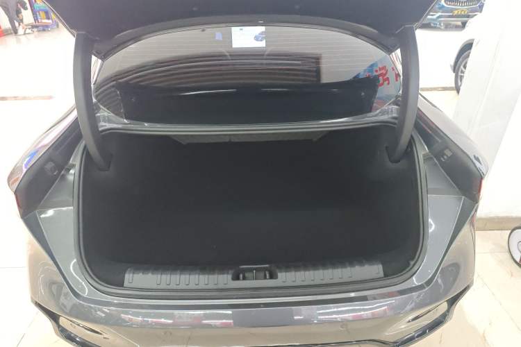 Used Lynk & Co 07 2024 EM-P 126 Long-Range Halo
