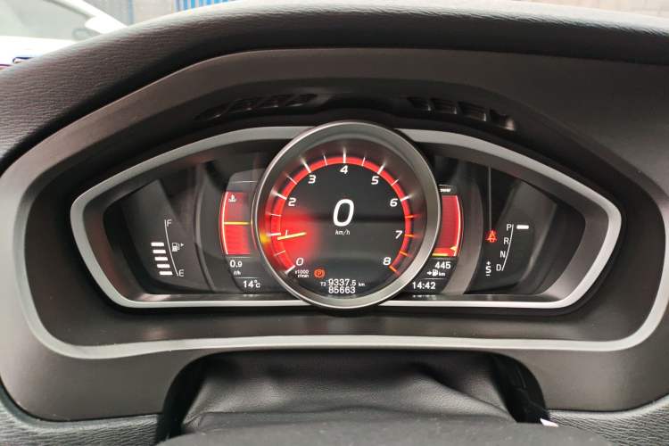 Used Volvo V40 2017 T3 Zhiya Edition
