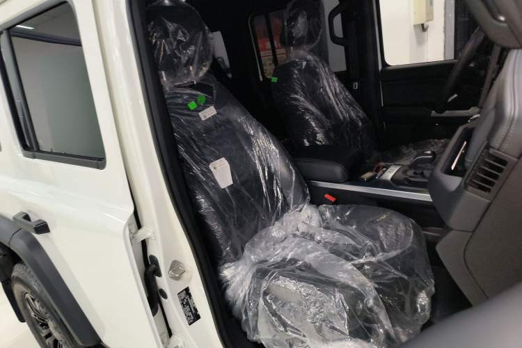 Used 212 T01 2024 2.0T Explorer