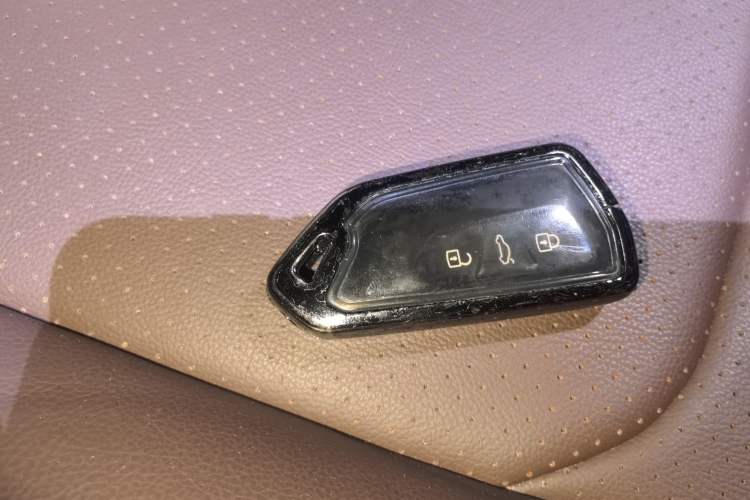 Used Volkswagen Lamando 2024 Lingdu L 200TSI DSG Trendy & Spicy Edition Interior 1