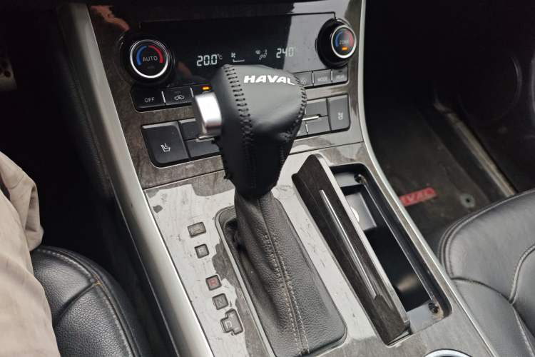 Used Haval H8 2015 2.0T Two-Wheel-Drive Standard Version Gear Lever