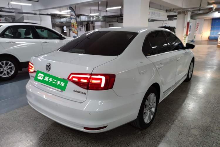 Used Volkswagen Sagitar 2015 1.6L Automatic Comfort Model Rear Right 45 Deg