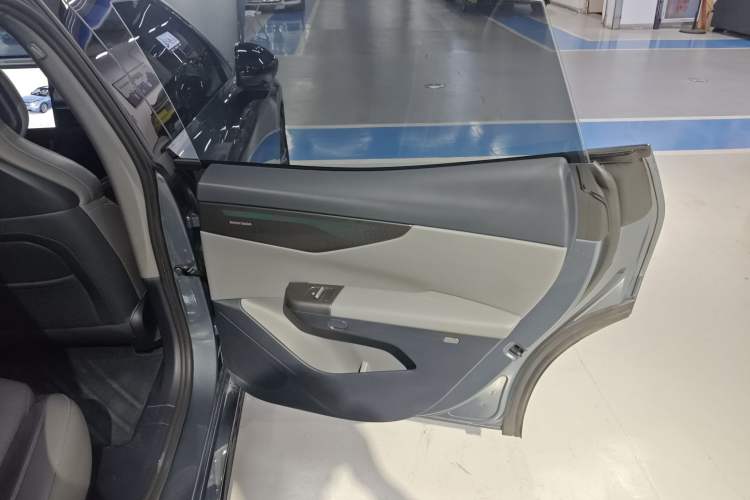 Used Lynk & Co 07 2024 EM-P 126 Long-Range Halo Right Rear Door Interior