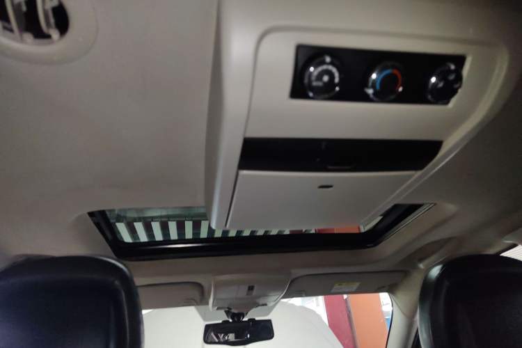 Used Dodge Journey 2013 2.4L Two-Wheel Drive Luxury Version
