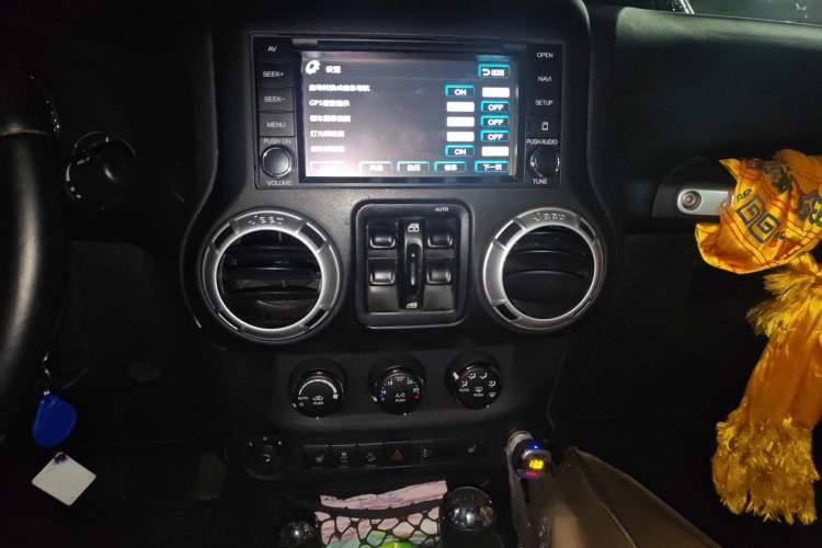 Used Jeep Wrangler 2012 3.6L Sahara Four-Door Edition
