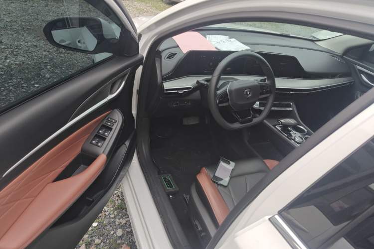 Used CHANGAN Eado 2022 PLUS Blue Whale NE 1.4T GDI DCT Flagship Edition Driver Seat