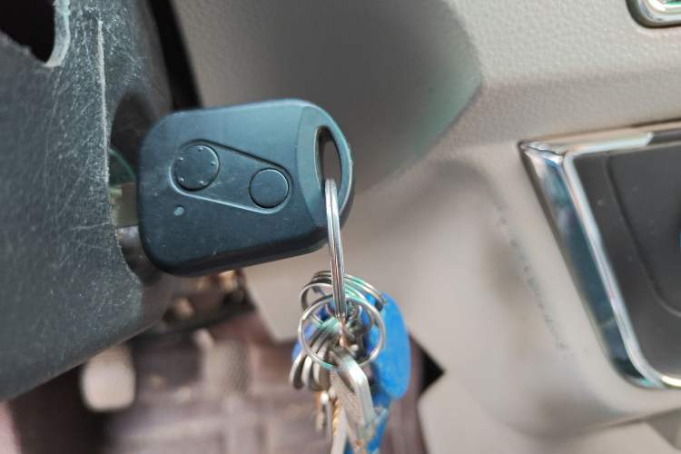 Used Jinbei New Hiace S 2021 1.5L Wealth Van Non-Air-Conditioned Version China VI Standard SWC15M Vehicle Key