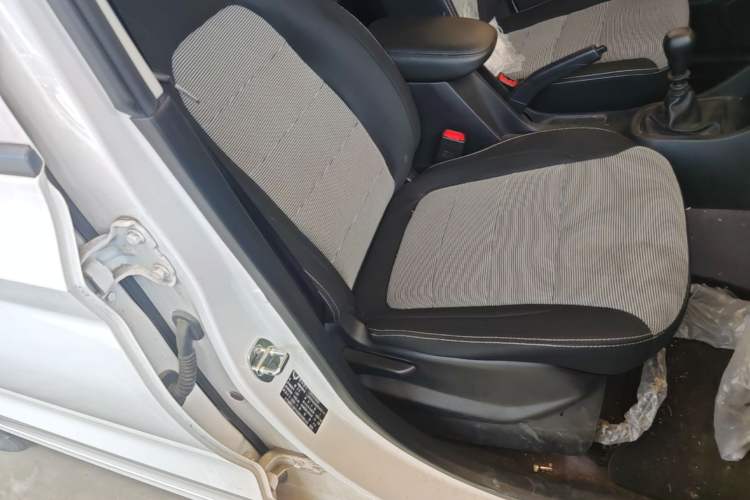 Used Wuling Hongguang 2021 1.5L Revised S Base Version with Electric Power Steering LAR Right Front Seat