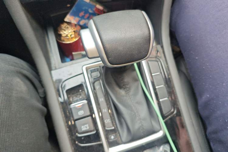 Used Sinotruk VGV U70 2020 1.5T Automatic Smart Enjoyment Elite Version 7 Seats Gear Lever