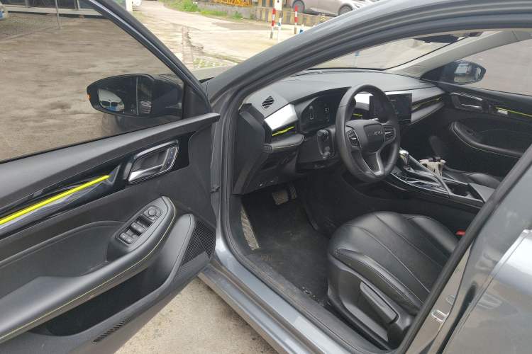 Used Roewe i5 2021 Revised Version 1.5L CVT Diamond Edition
