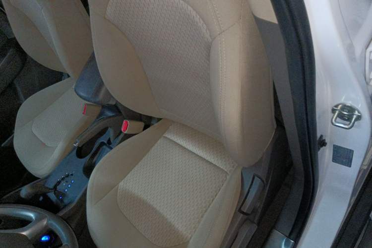 Used Hyundai ix35 2013 2.0L Automatic Two-Wheel Drive Comfort GL China V Standard Left Front Seat