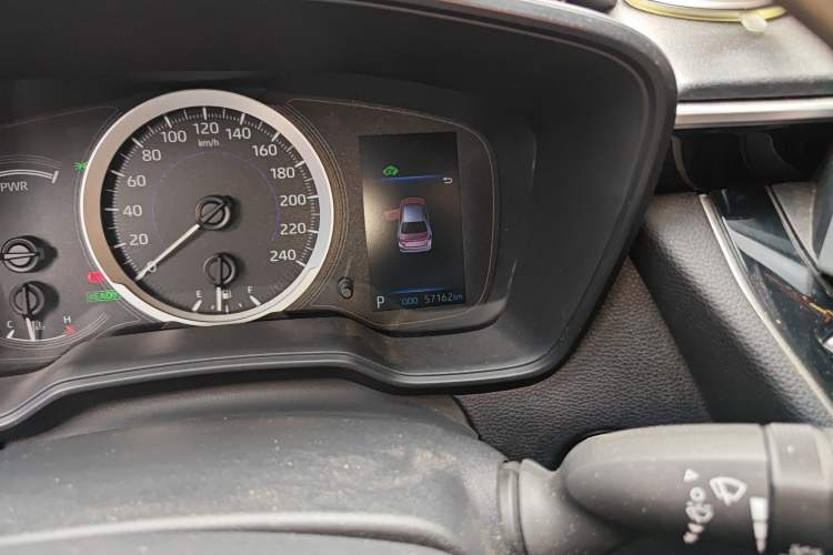 Used Toyota Corolla 2021 Dual-Motor 1.8L E-CVT Elite Edition Odometer Close Up