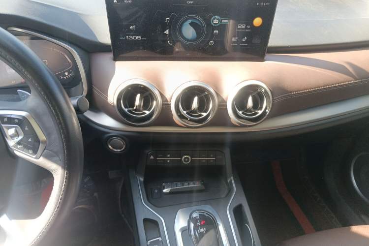 Used Wey VV6 2021 2.0T Two-Wheel Drive Smart Plus