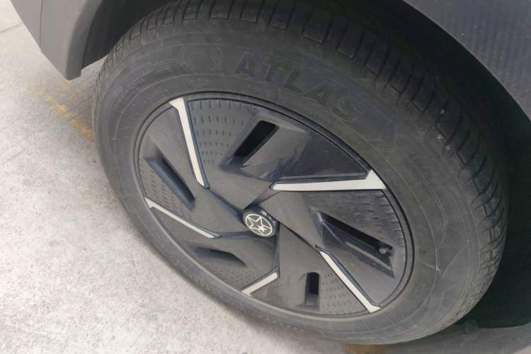 Used Venucia VX6 2023 520 Max Right Rear Wheel Hub