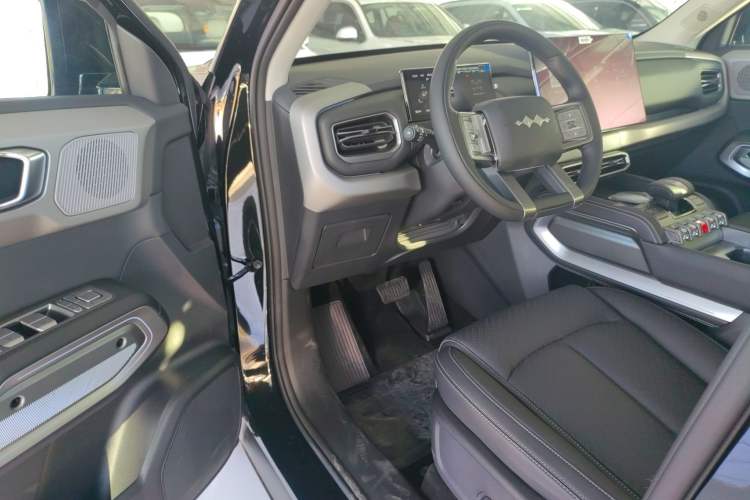 Used Formula Leopard Titanium 3 2025 501 km Range Rear-Wheel Drive Intelligent Driving Max Edition