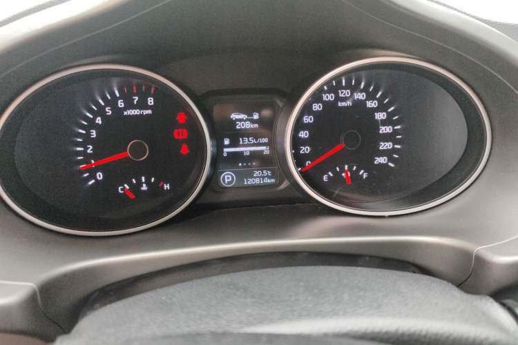 Used Kia Sportage R 2015 2.0L Automatic Two-Wheel Drive GL Odometer Close Up